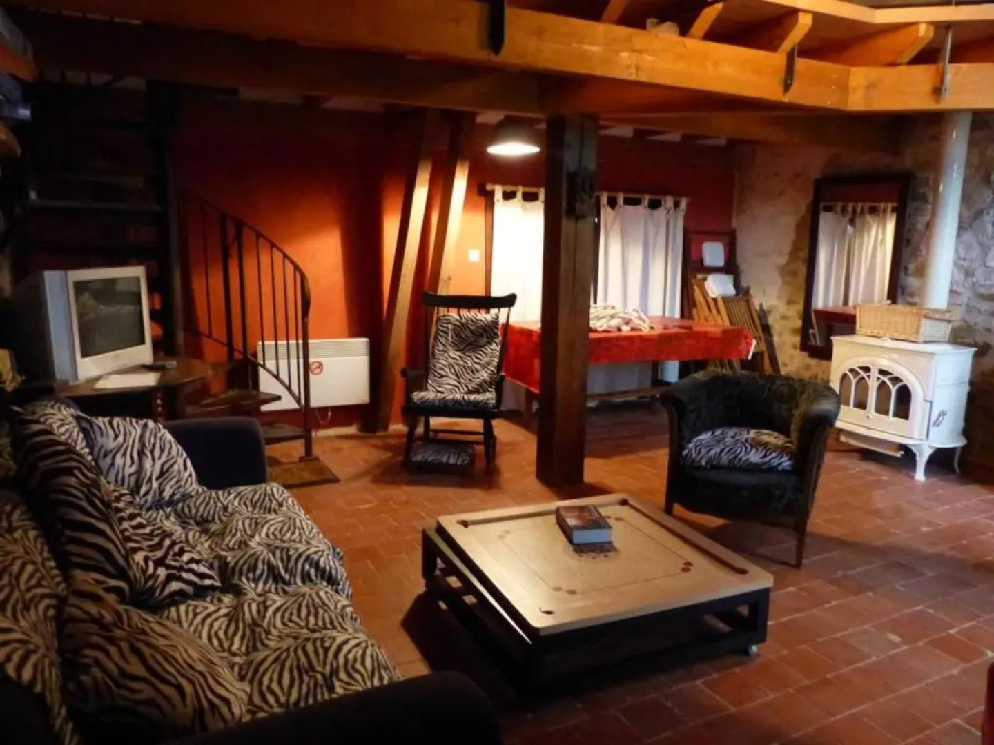 Gîte Beaune-d'Allier, 4 pièces, 6 personnes - FR-1-489-246