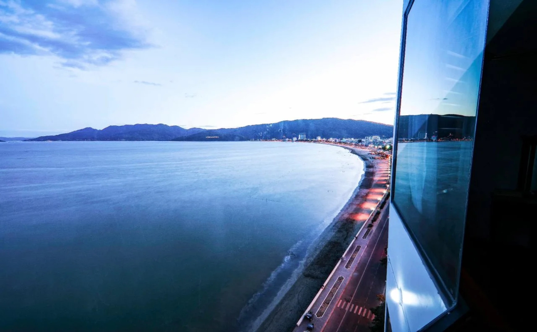 Huong Viet Hotel Quy Nhon - Beachfront