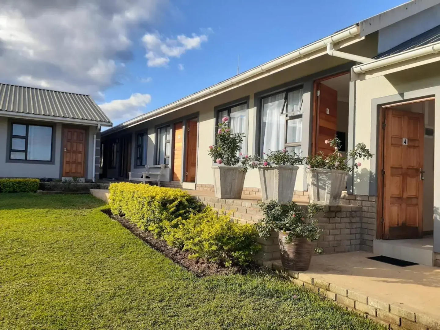 Vikamana Guest House