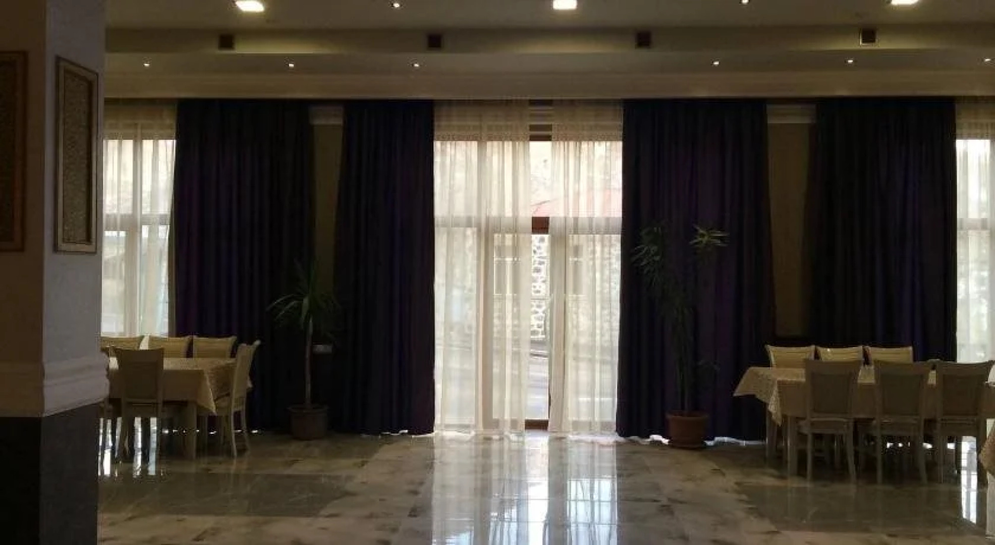 Отель «Лара»