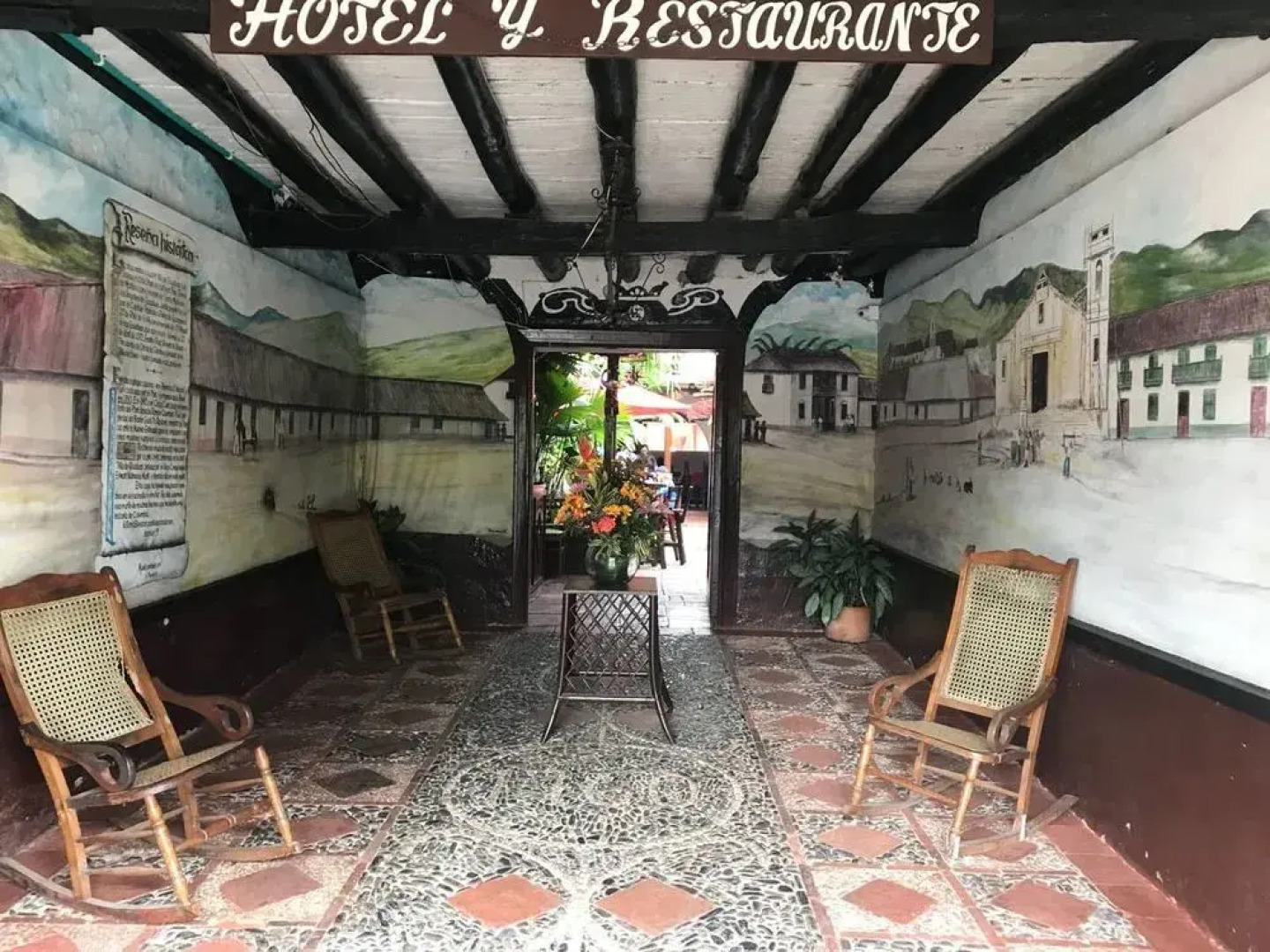 Hosteria Colonial La Cueva de Leo