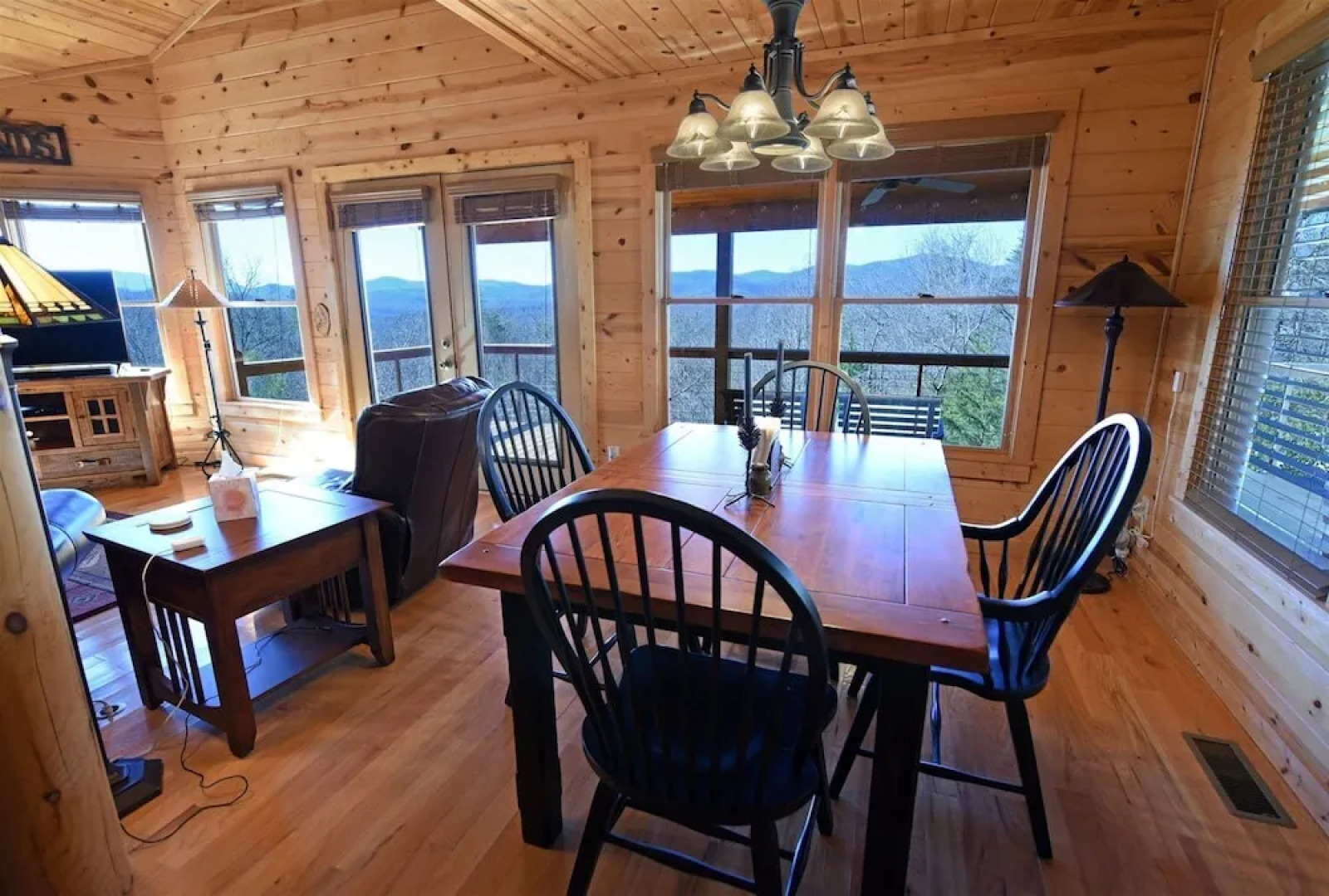 Mountain View Lodge- Blue Ridge