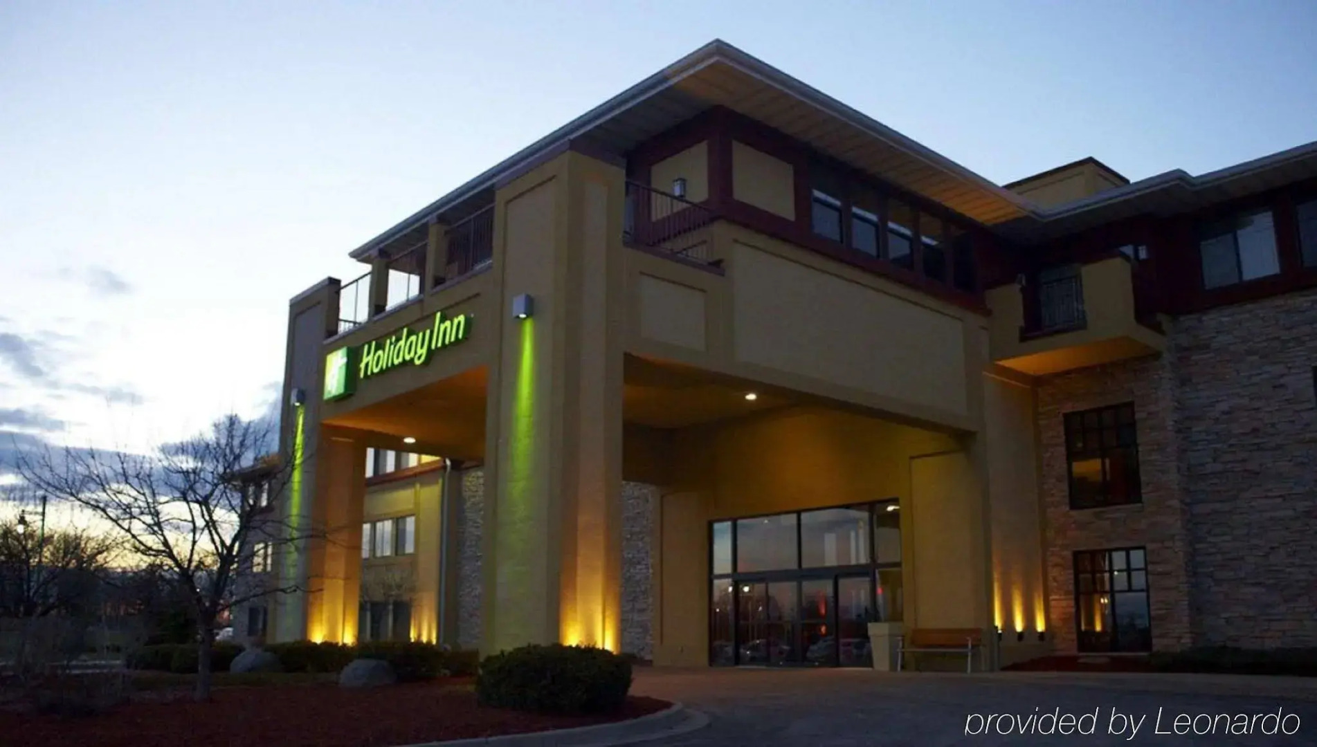 Holiday Inn Pewaukee - Milwaukee West by IHG