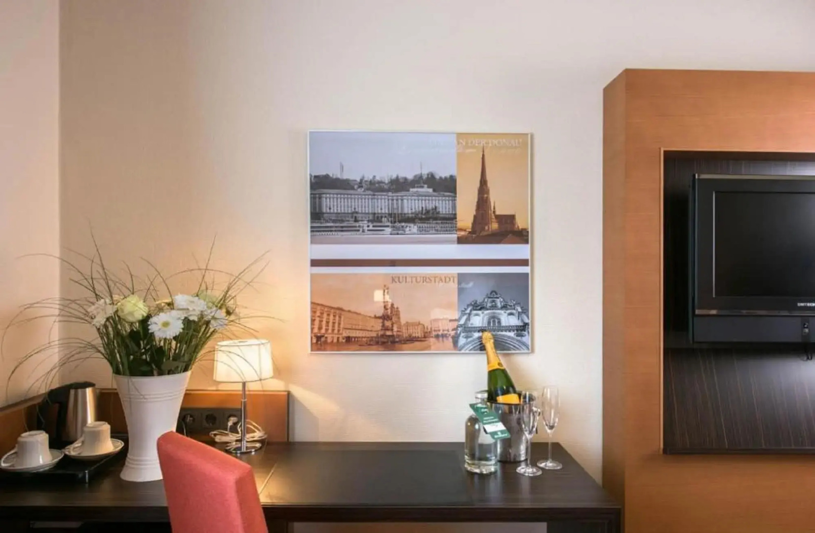 Trans World Hotel Donauwelle