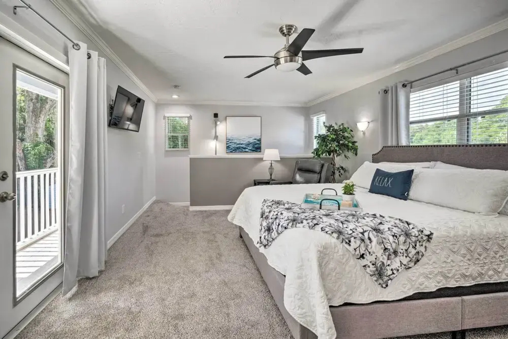 Hot Tub + Game Room: Crystal River Retreat!