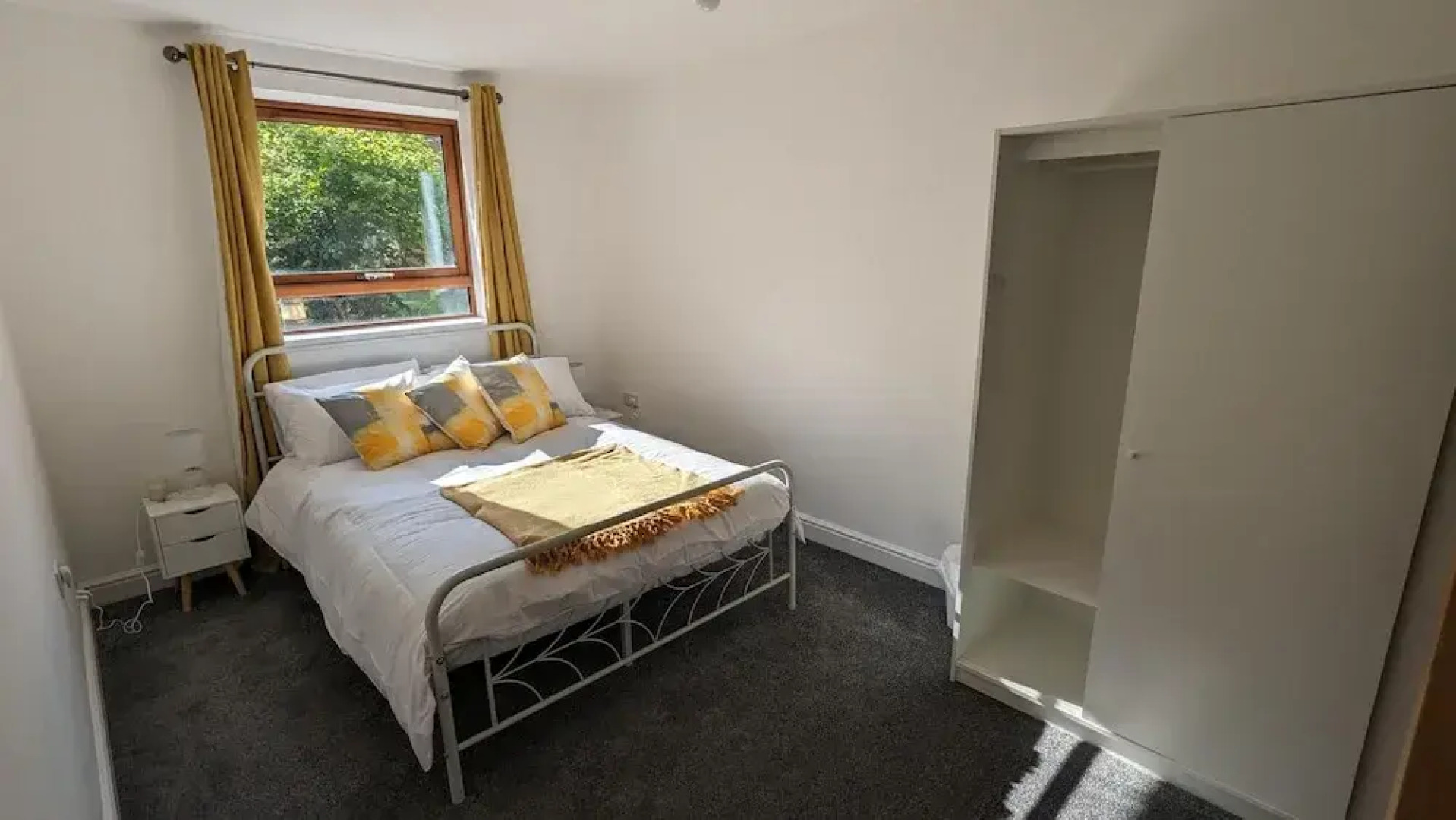 Greenhithe Flat-kent- 20 Mins to London-petsok