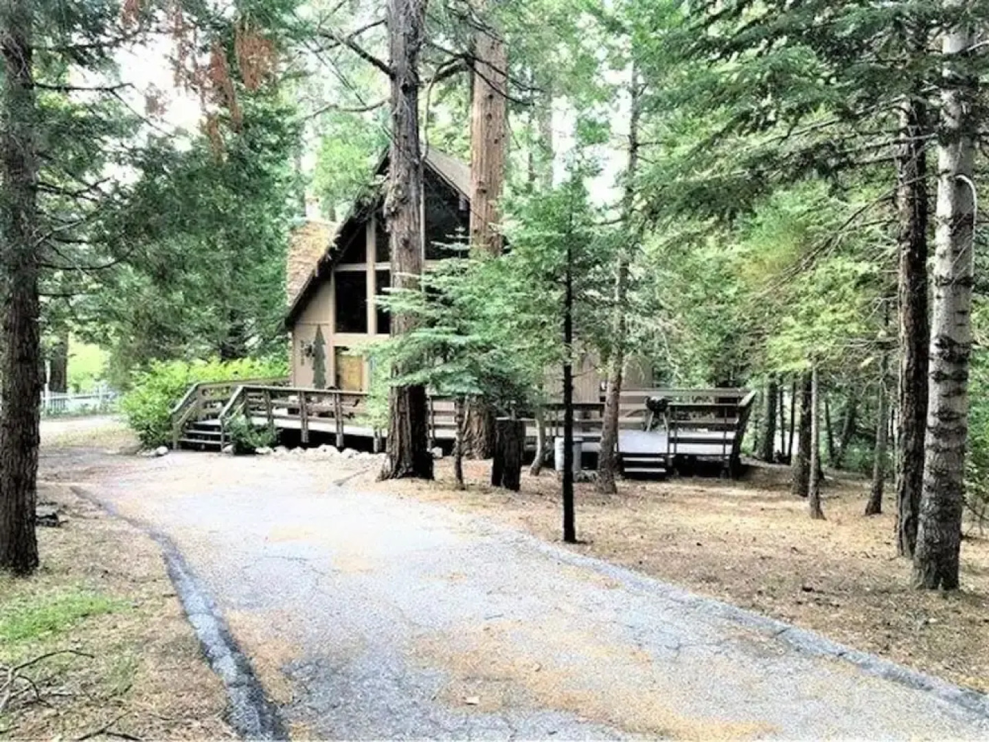 Woodsy 'a' Frame 3 Bedroom Cabin by RedAwning