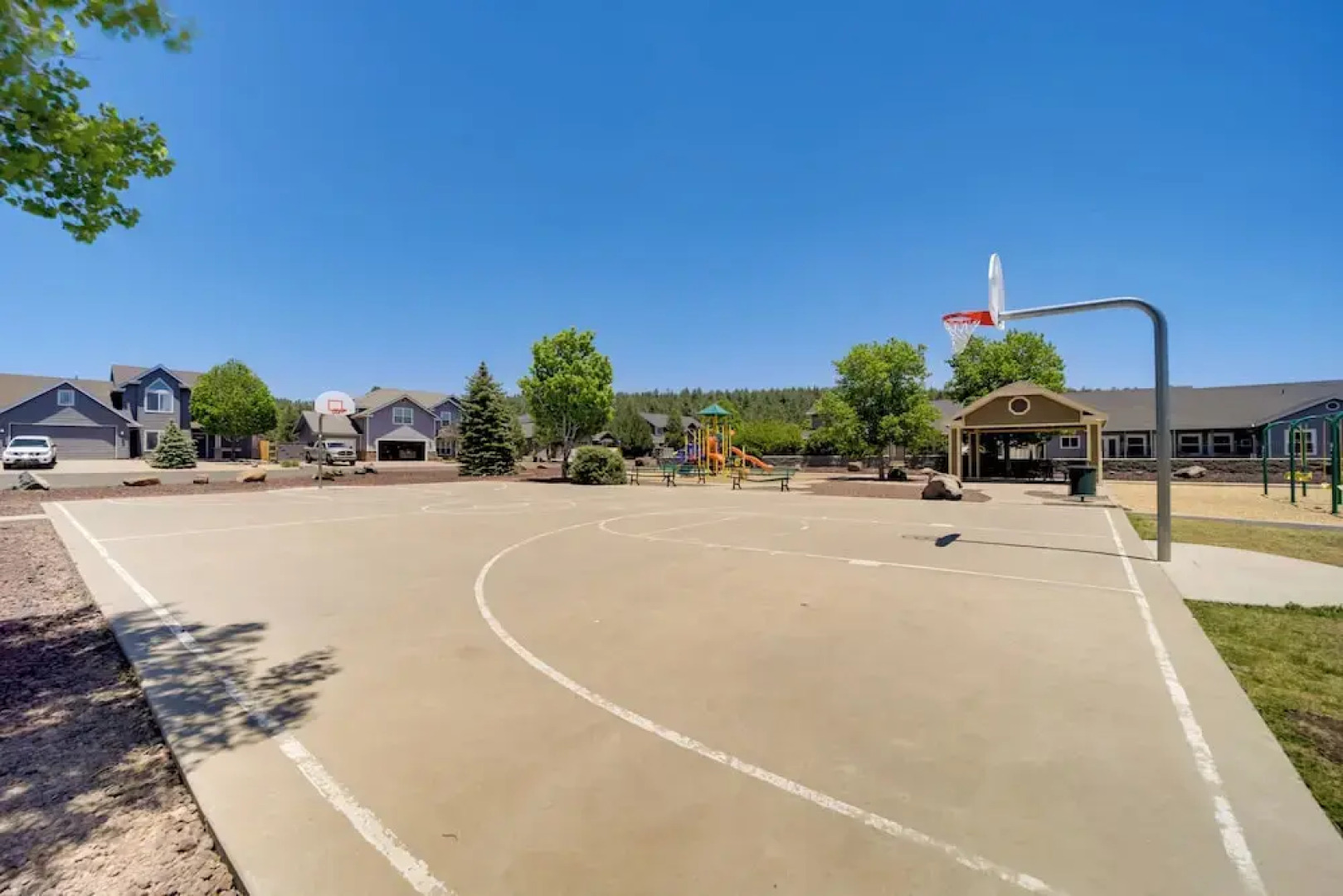 12 Mi to Flagstaff: Pet-friendly Home w/ Sunroom!