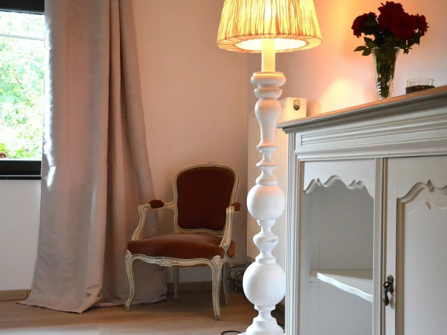 Chalet Renovated with Great Care, Large Garden, Direct Access To the River