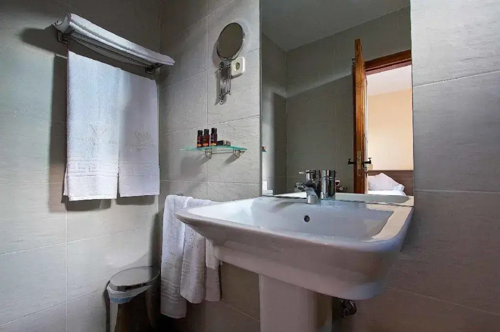 Hotel Valle Del Eria