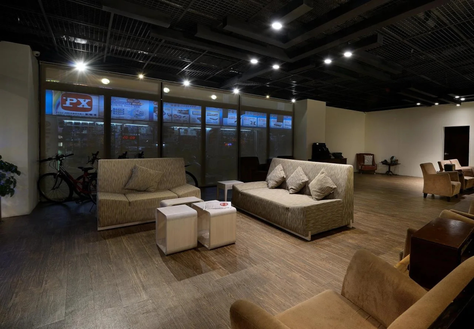 OLAH Poshtel - Taichung Station