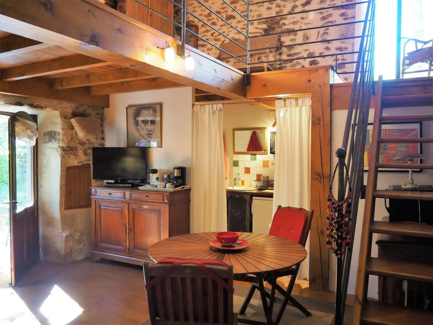 Pretty stone house with own terrace and private garden, Grignan