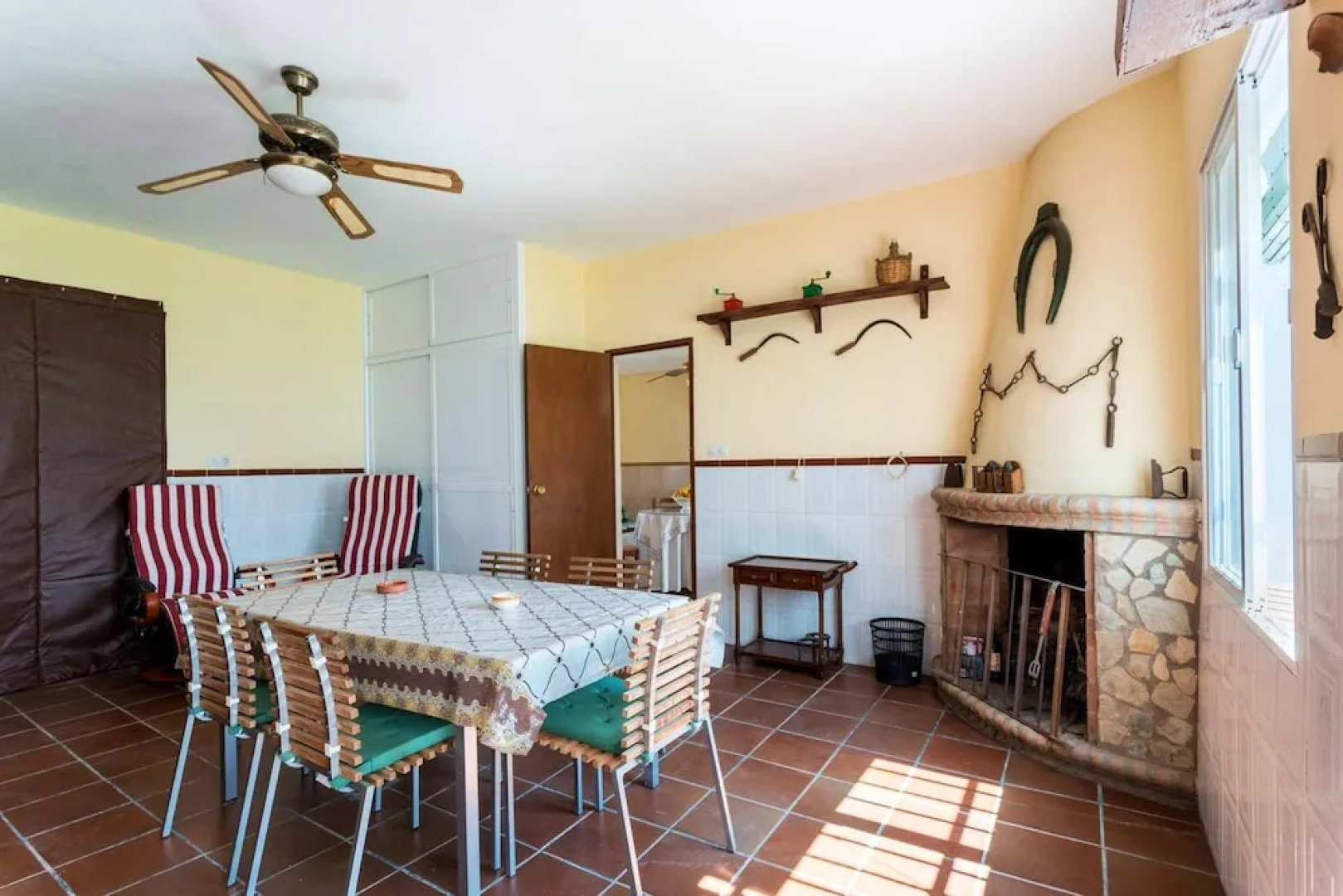 House With 6 Bedrooms in Villamanrique de la Condesa, With Private Pool and Enclosed Garden Near the Beach