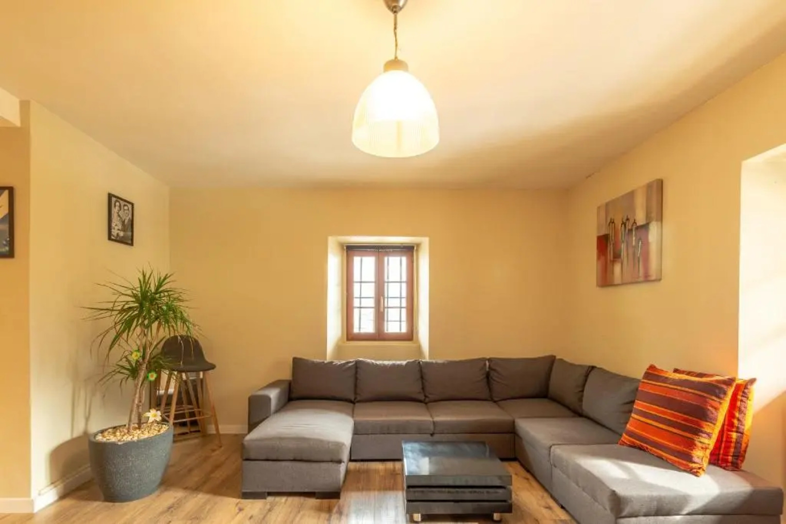 Spacious apartment with two terraces and private parking