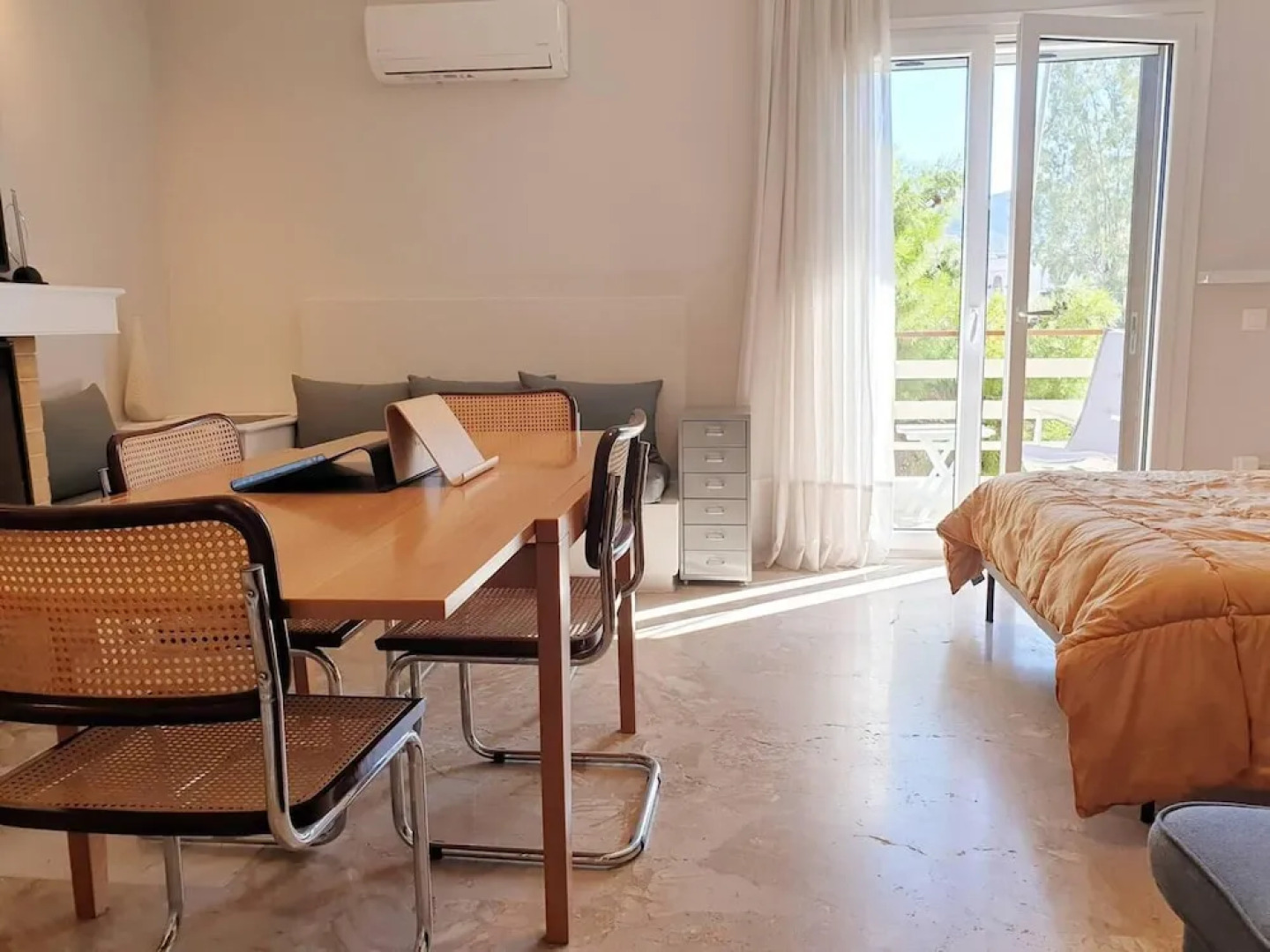 Rooftop Studio Apt - Metro Cholargos - 5 Min Walk