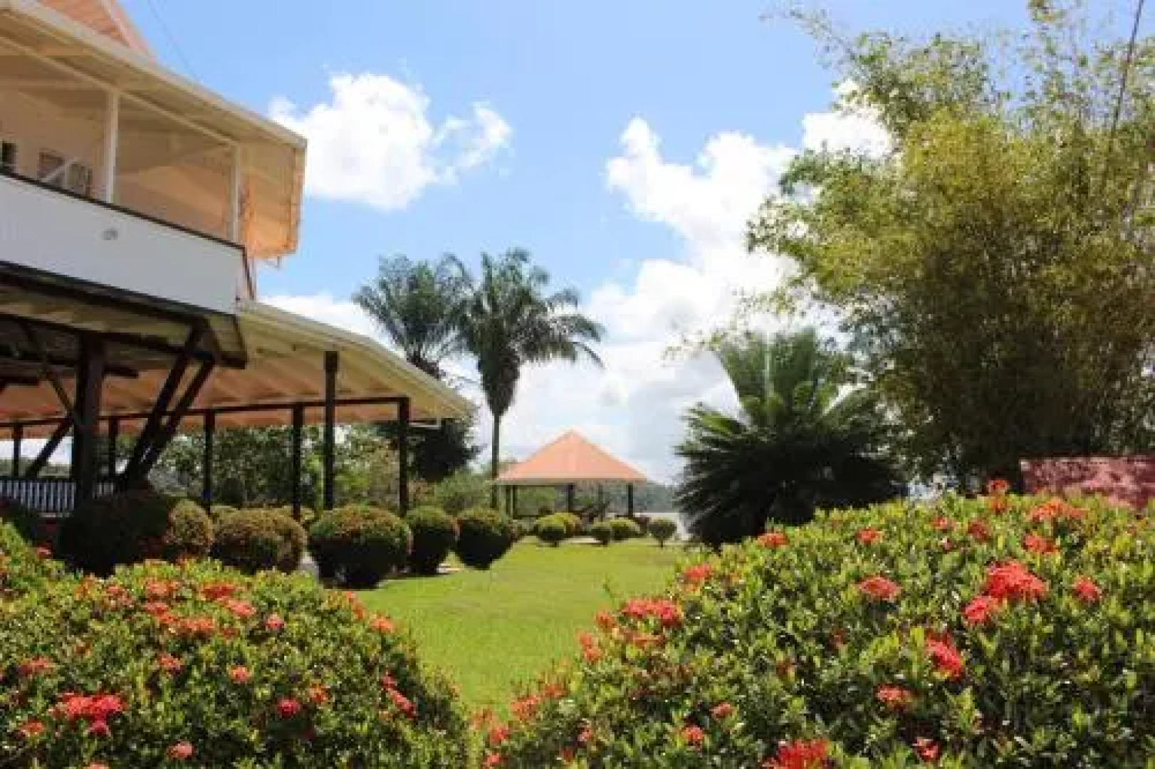 Baganara Island Resort