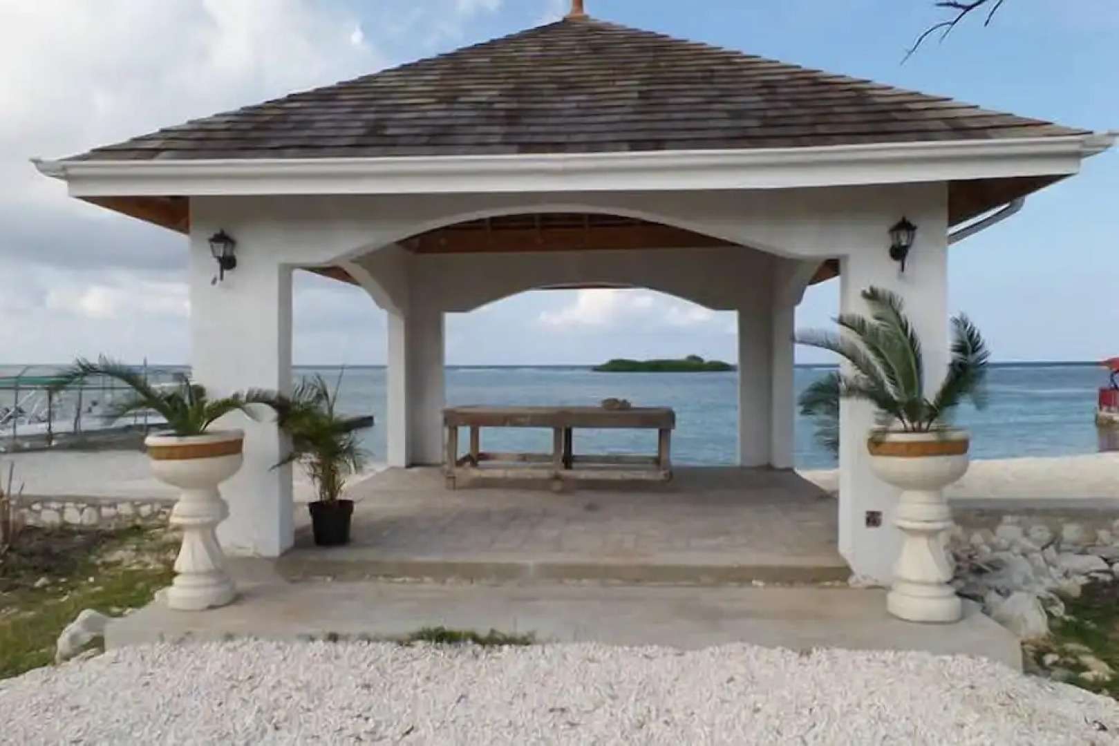 The Royal Kensington Villa