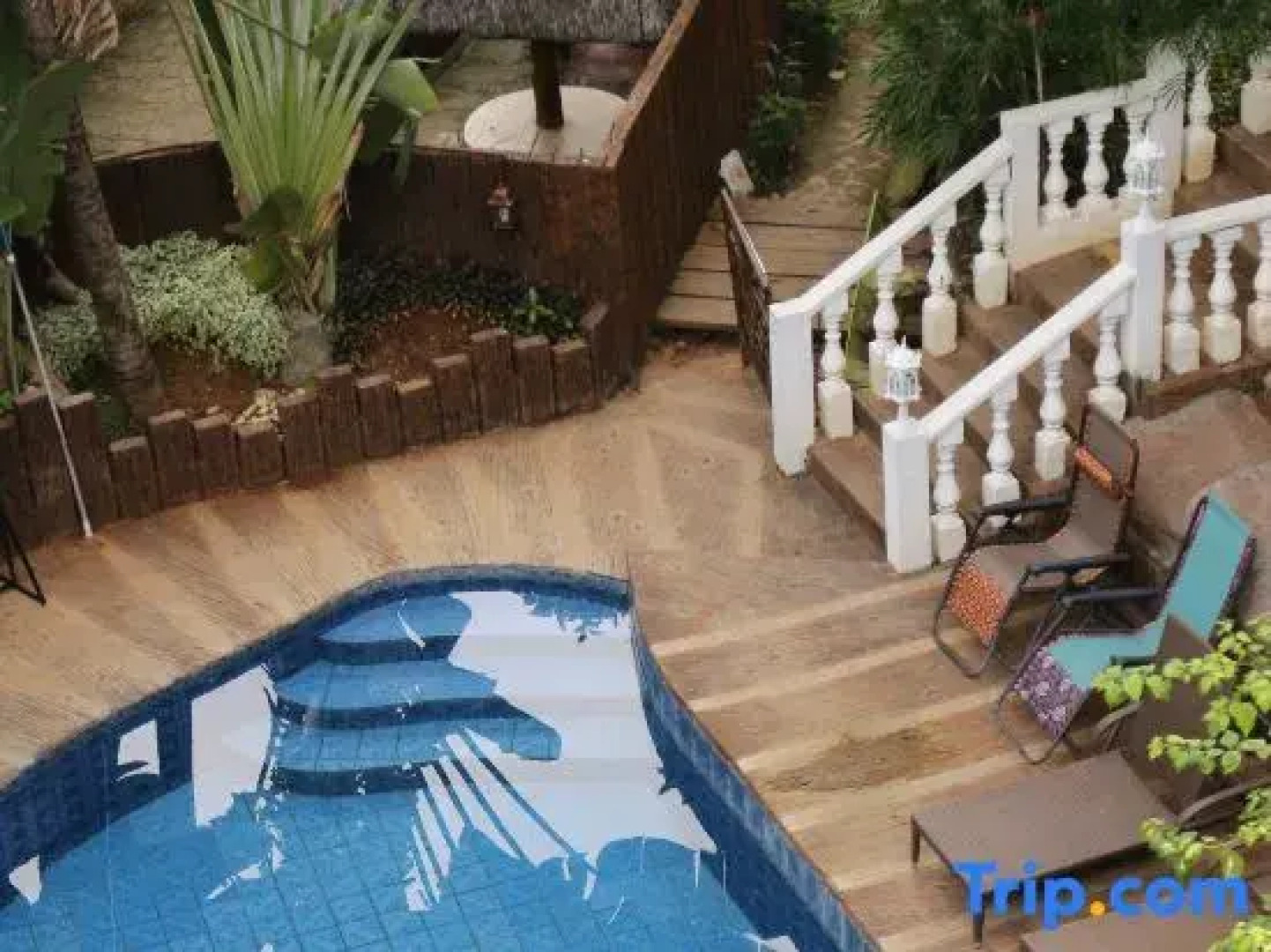 Luljettas Place Garden Suites