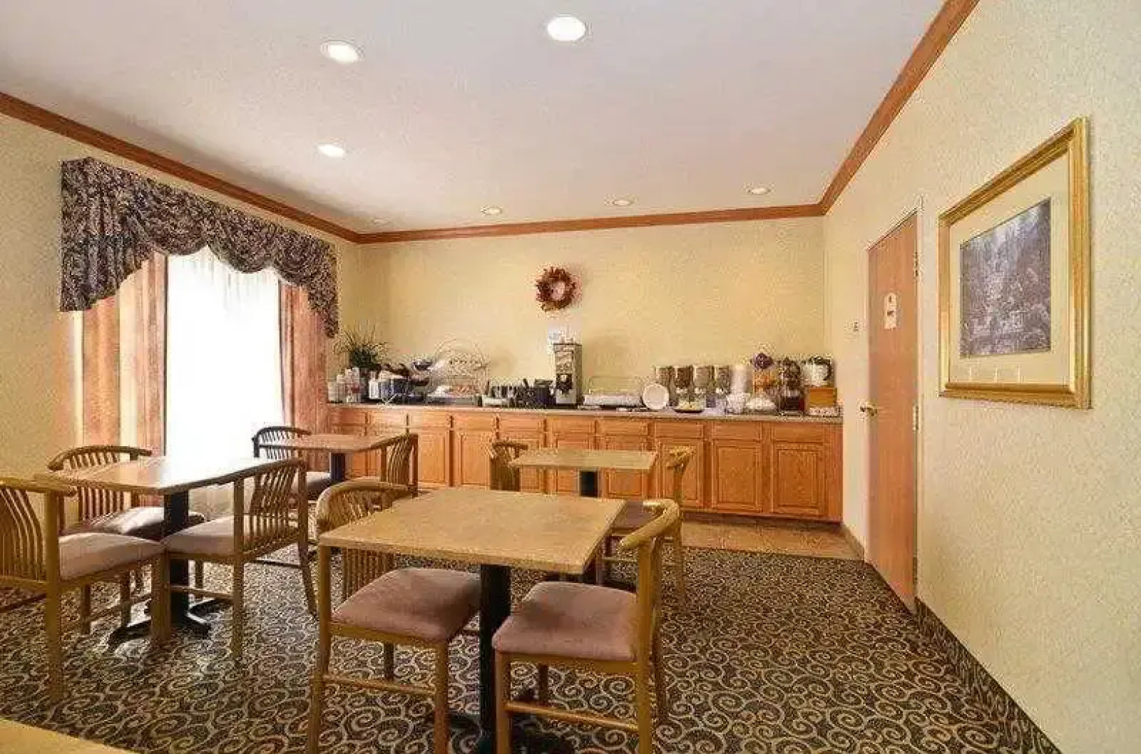 Best Western Napoleon Inn & Suites