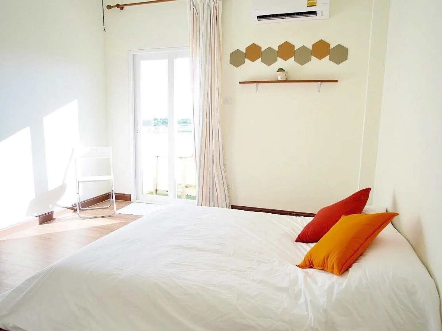 Life Station - Hostel