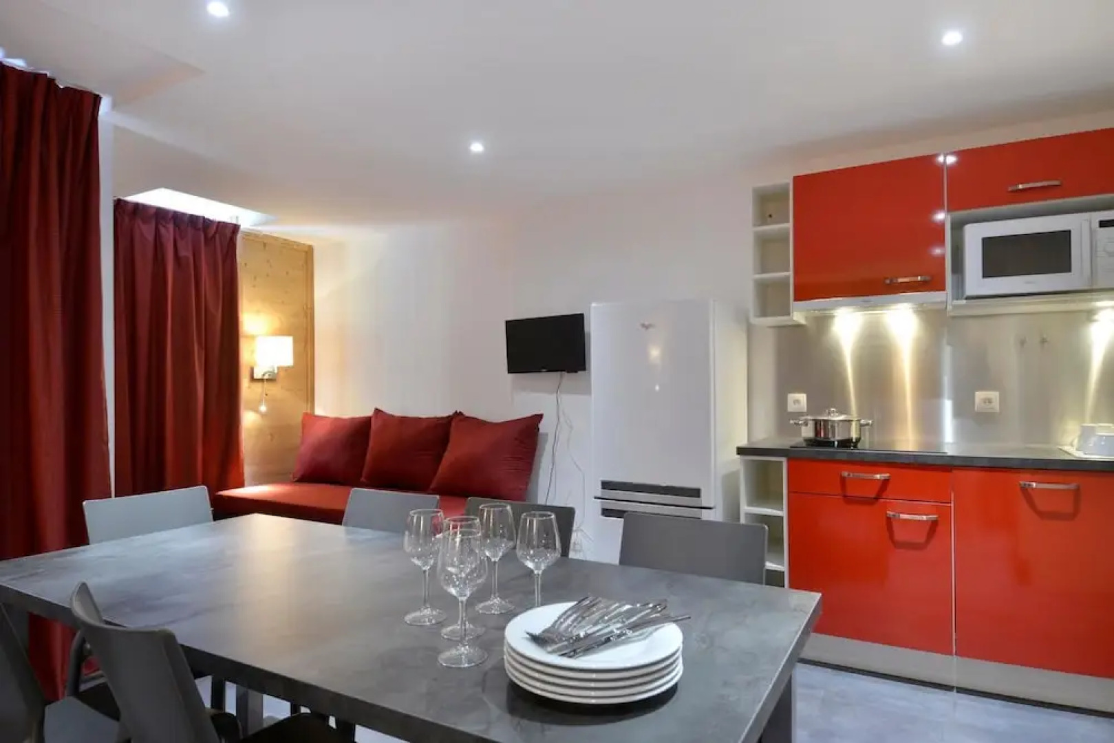 Residence Saintjacques Three-roomed Apartment for 7 People in the Resort Center S716