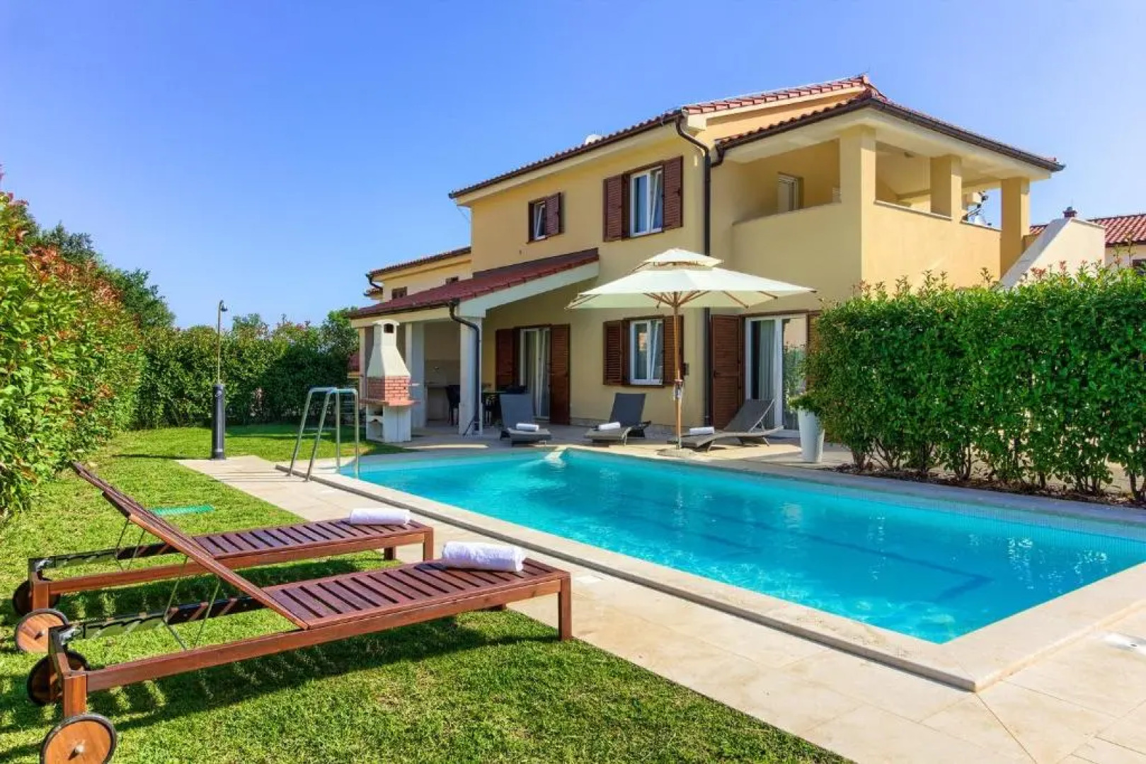 Luxury villa Banjole with private pool 200m from the beach