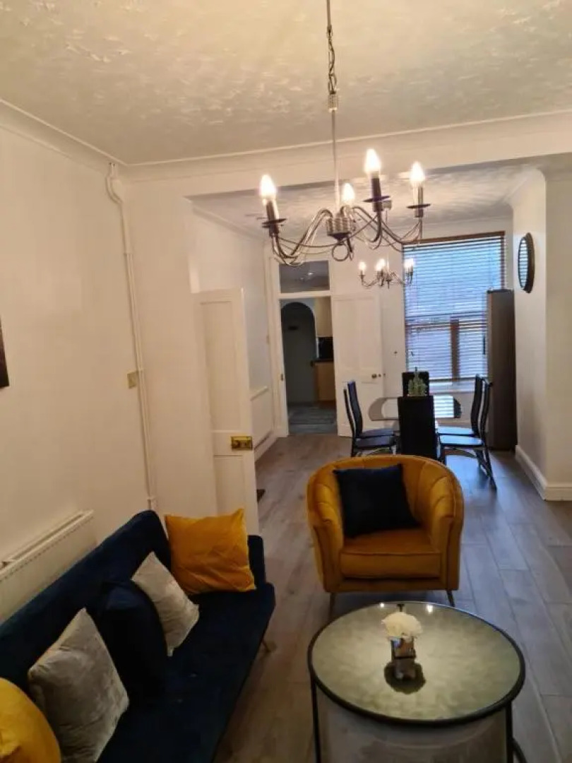 Fields Home a Stunning 3 Bedroom-Sleeps 5