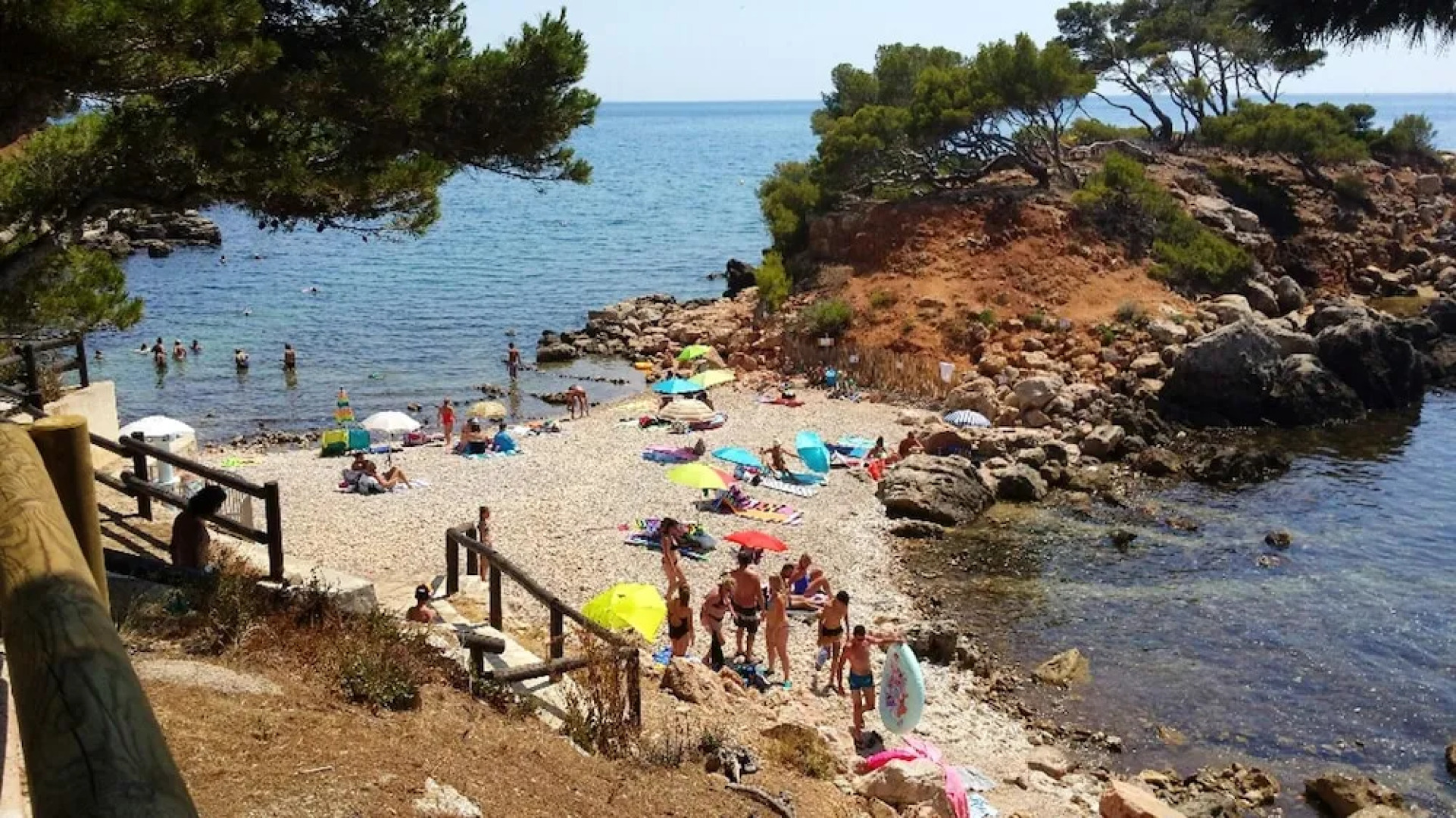 Apartment With one Bedroom in Bandol, With Furnished Terrace - 2 km From the Beach