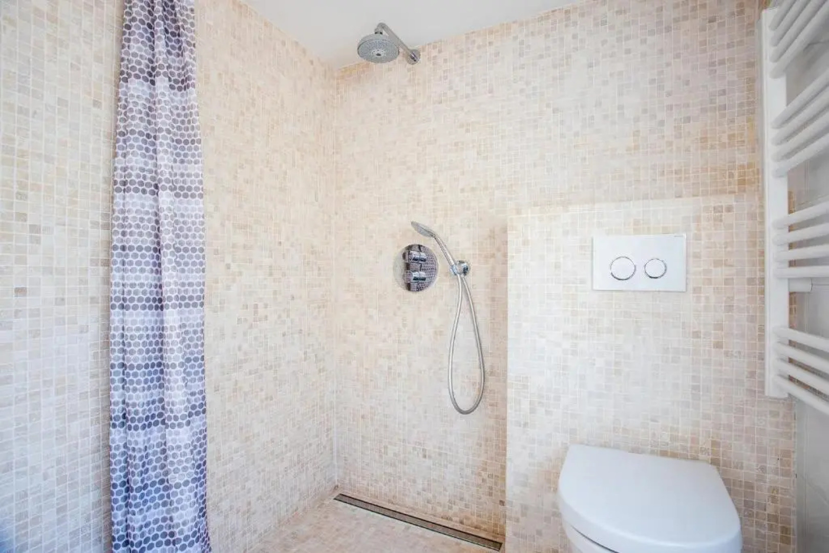 Serene Luxurious Hillside Villa Near Cannes