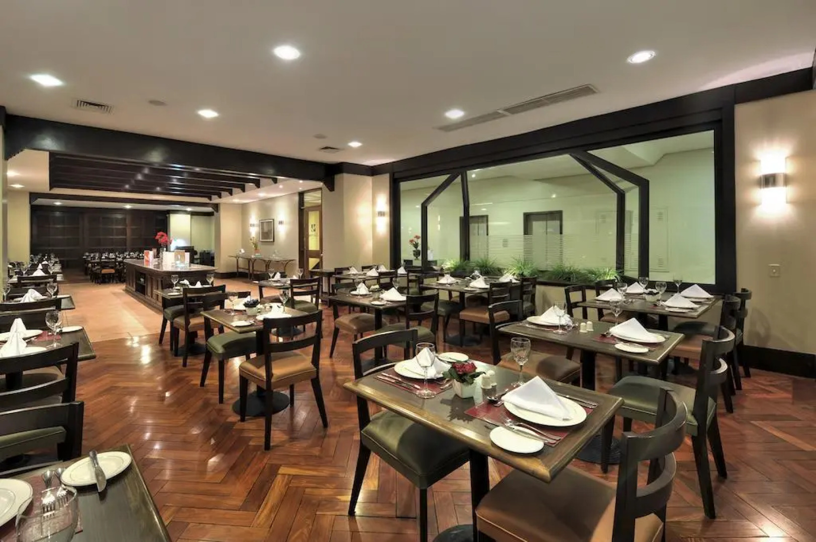 Hotel Deville Business Maringá