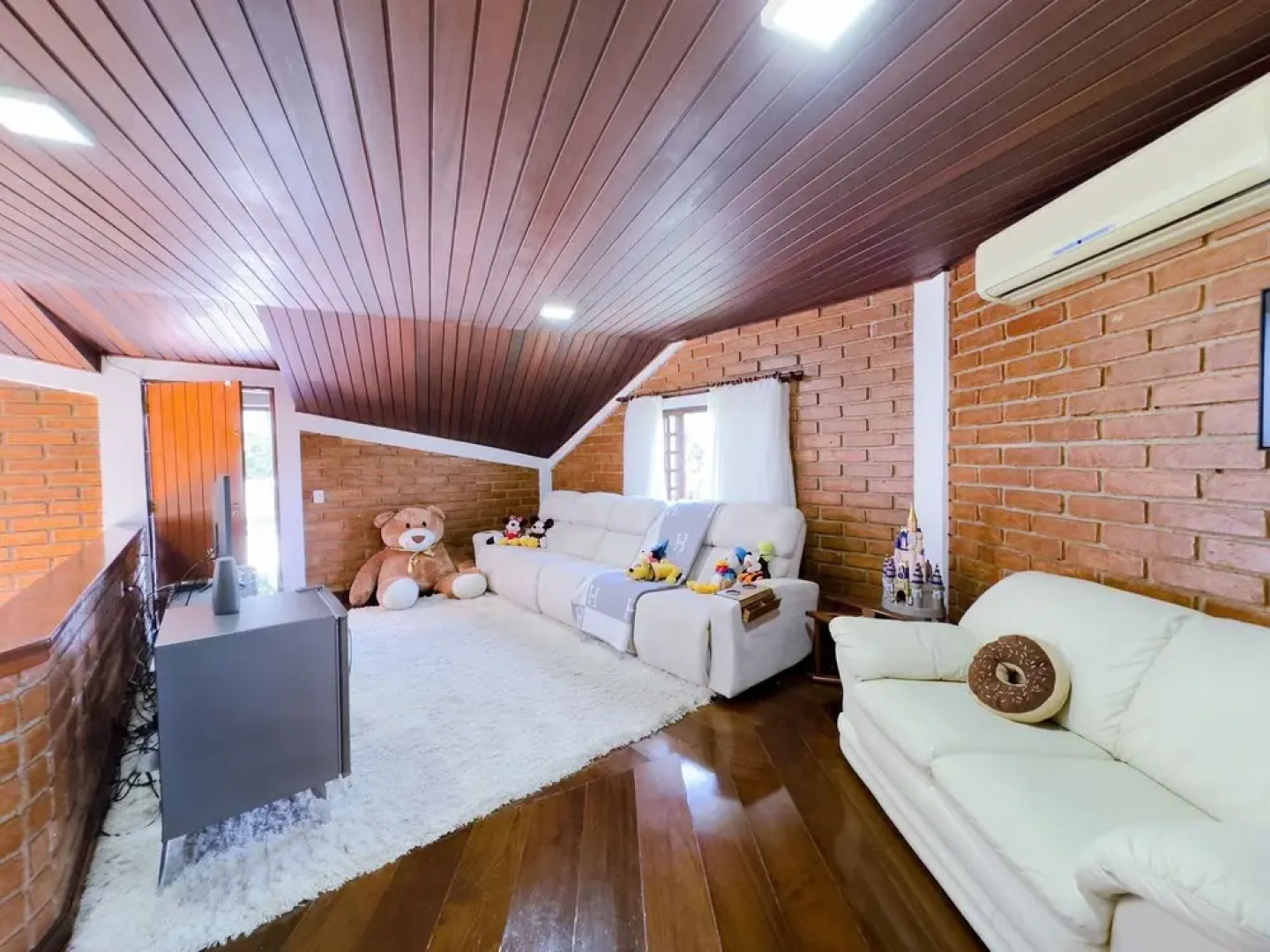 Casa de Luxo 2500m na Granja Viana