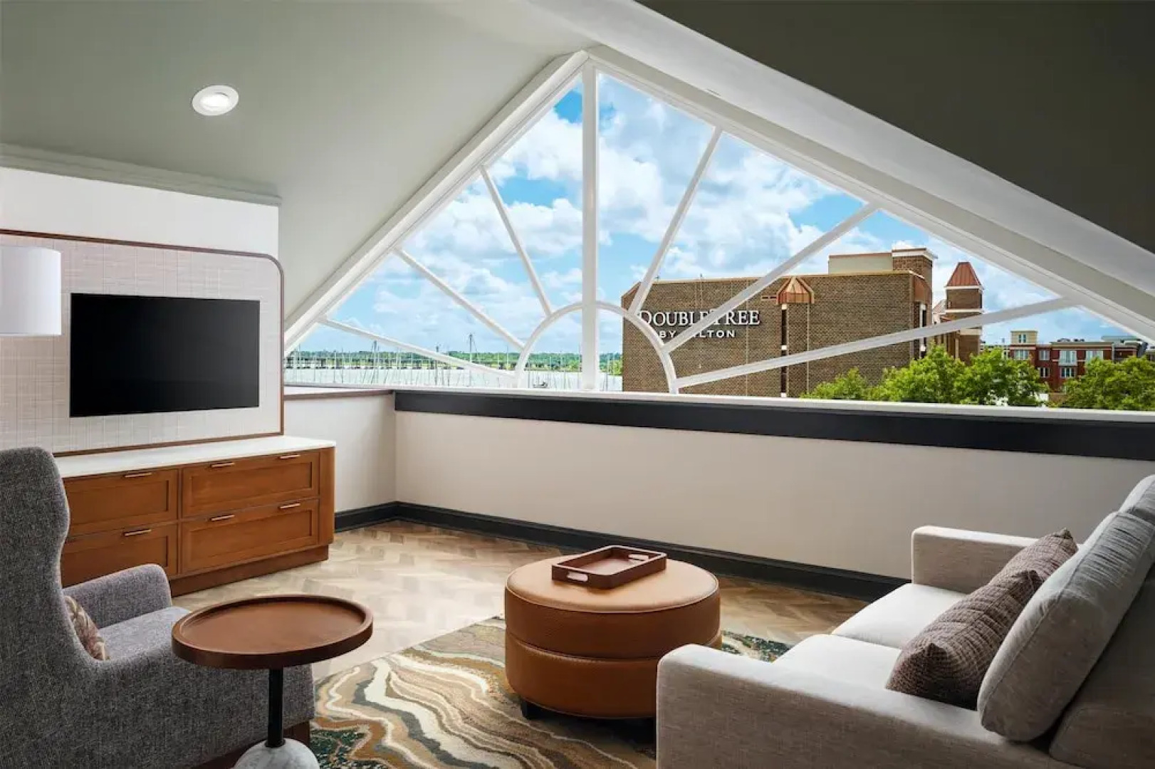 Tryon Riverfront Inn New Bern, Tapestry