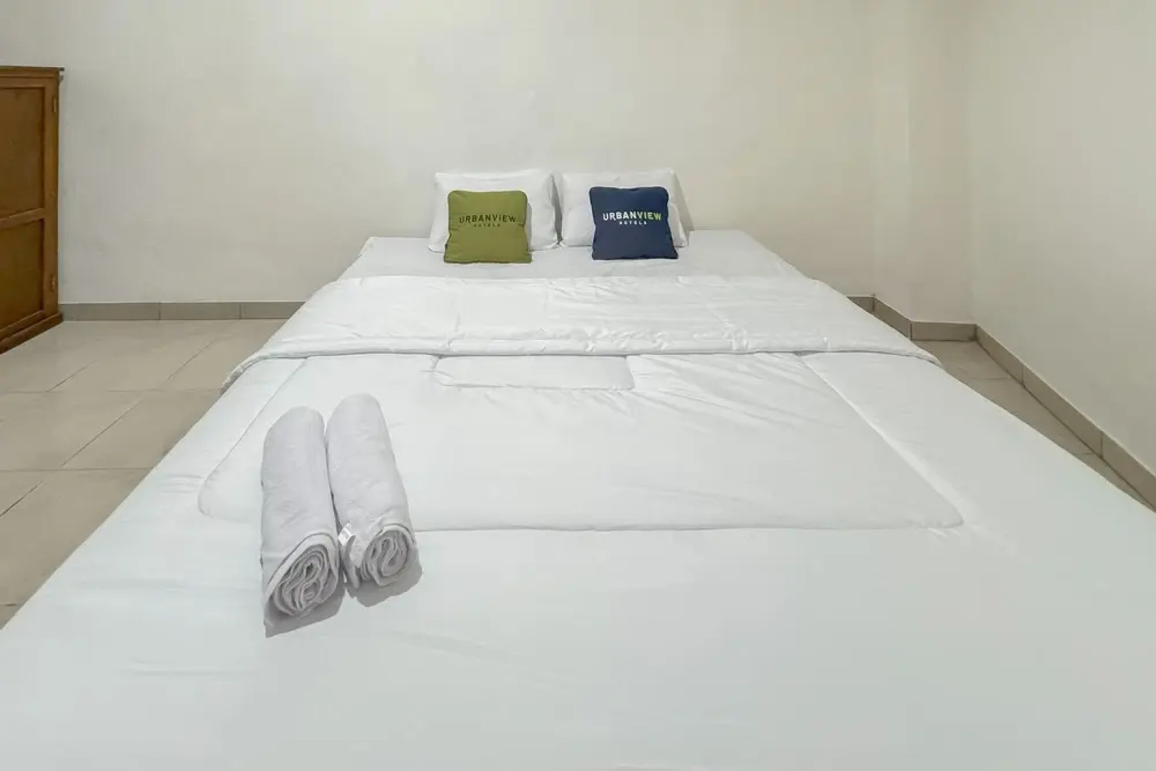 Urbanview Hotel Maharani Garut