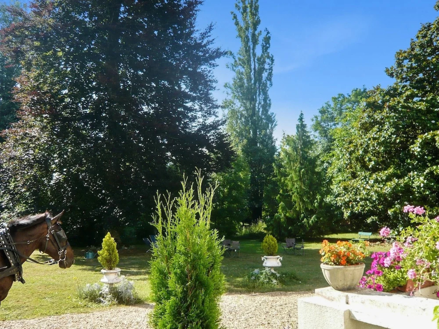 Mansion With 6 Bedrooms in Neuillé, With Private Pool, Furnished Garde