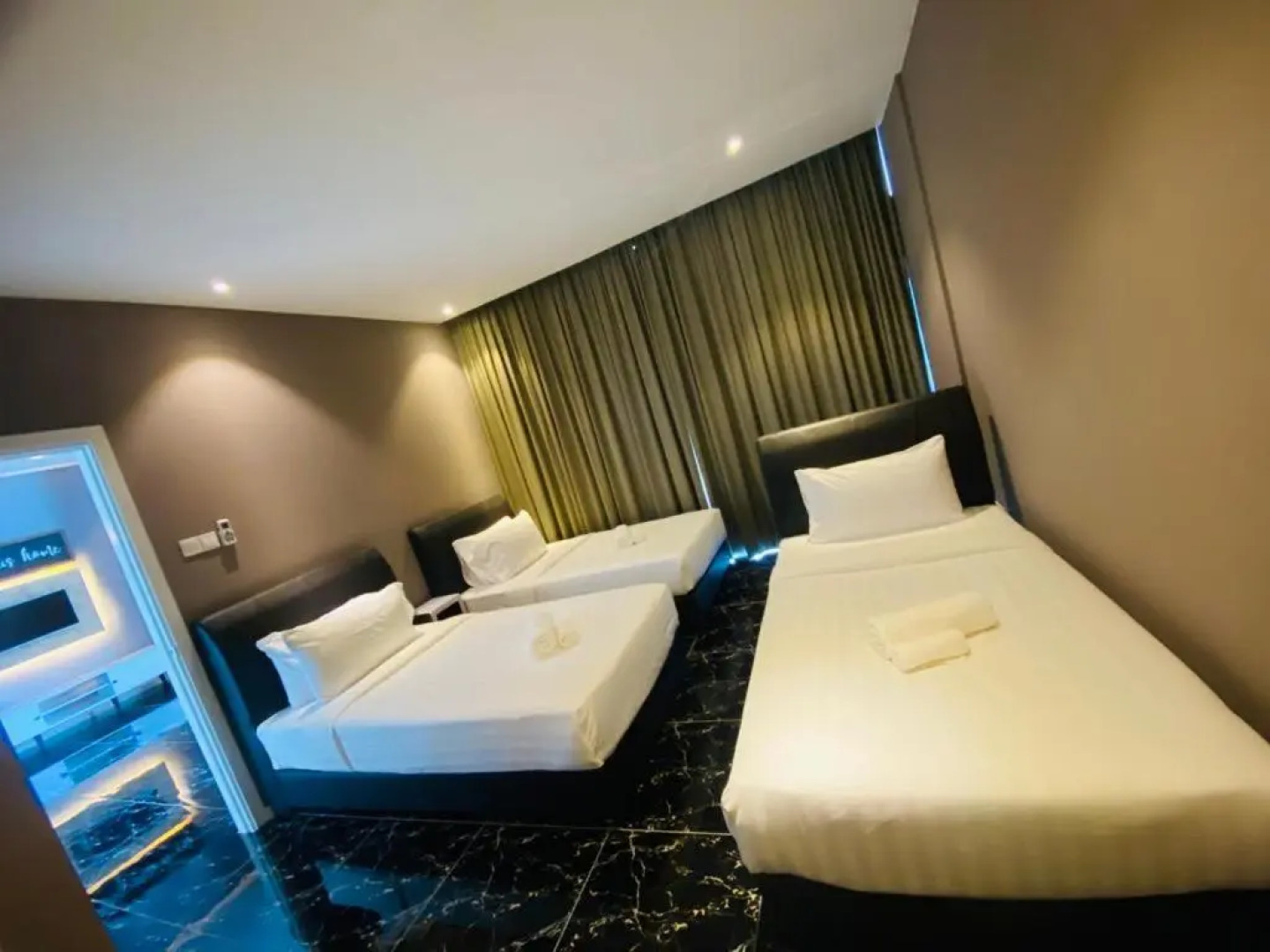 Stirling Suites Hotel & Serviced Apartment