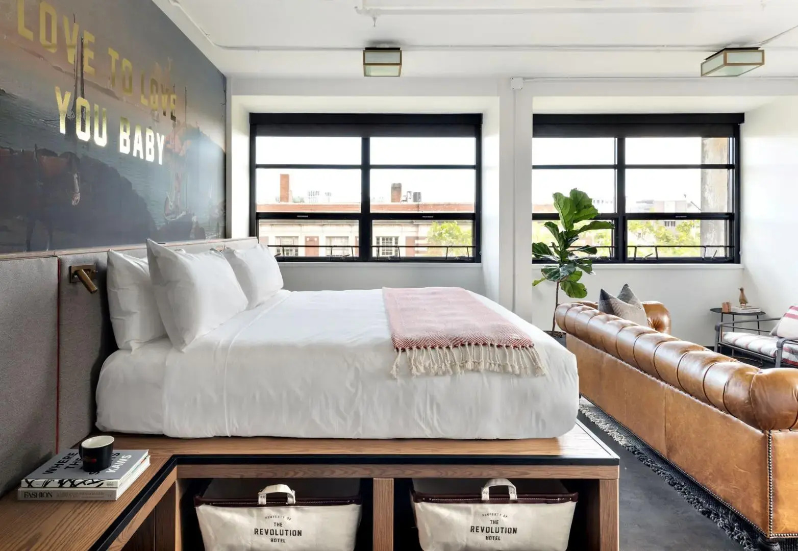 Отель The Revolution