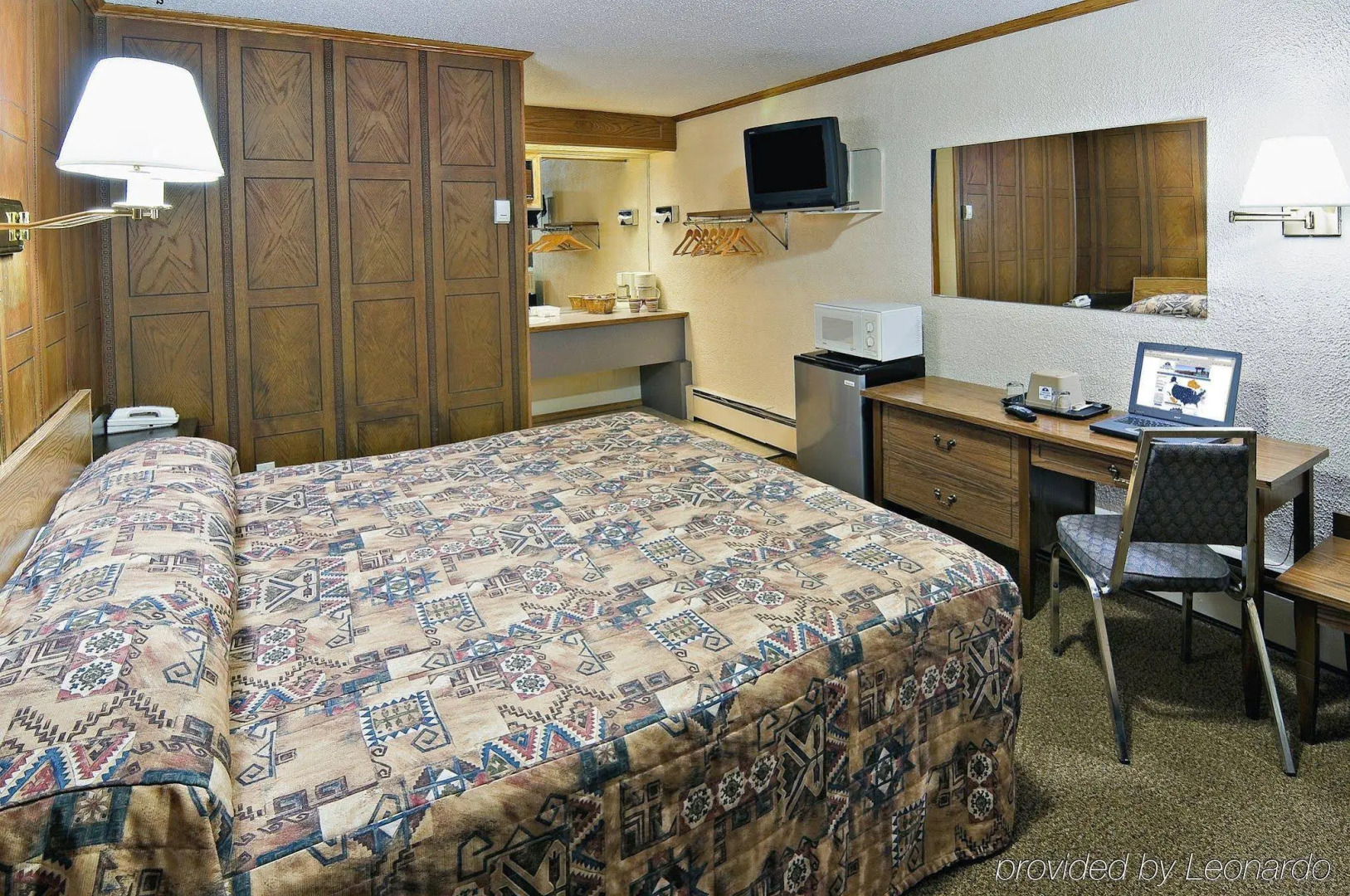 Canadas Best Value Inn