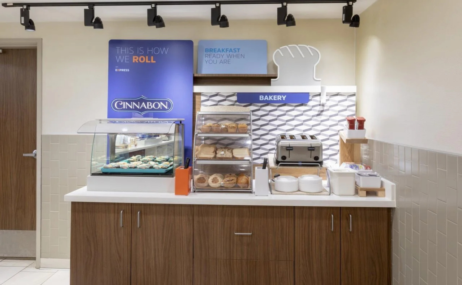 Holiday Inn Express & Suites Minneapolis – West End by IHG