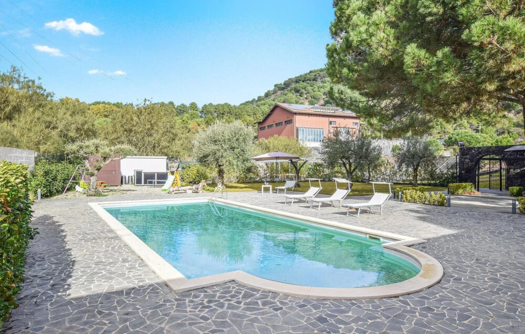 Amazing Home in Nicolosi With 2 Bedrooms, Wifi and Outdoor Swimming Pool