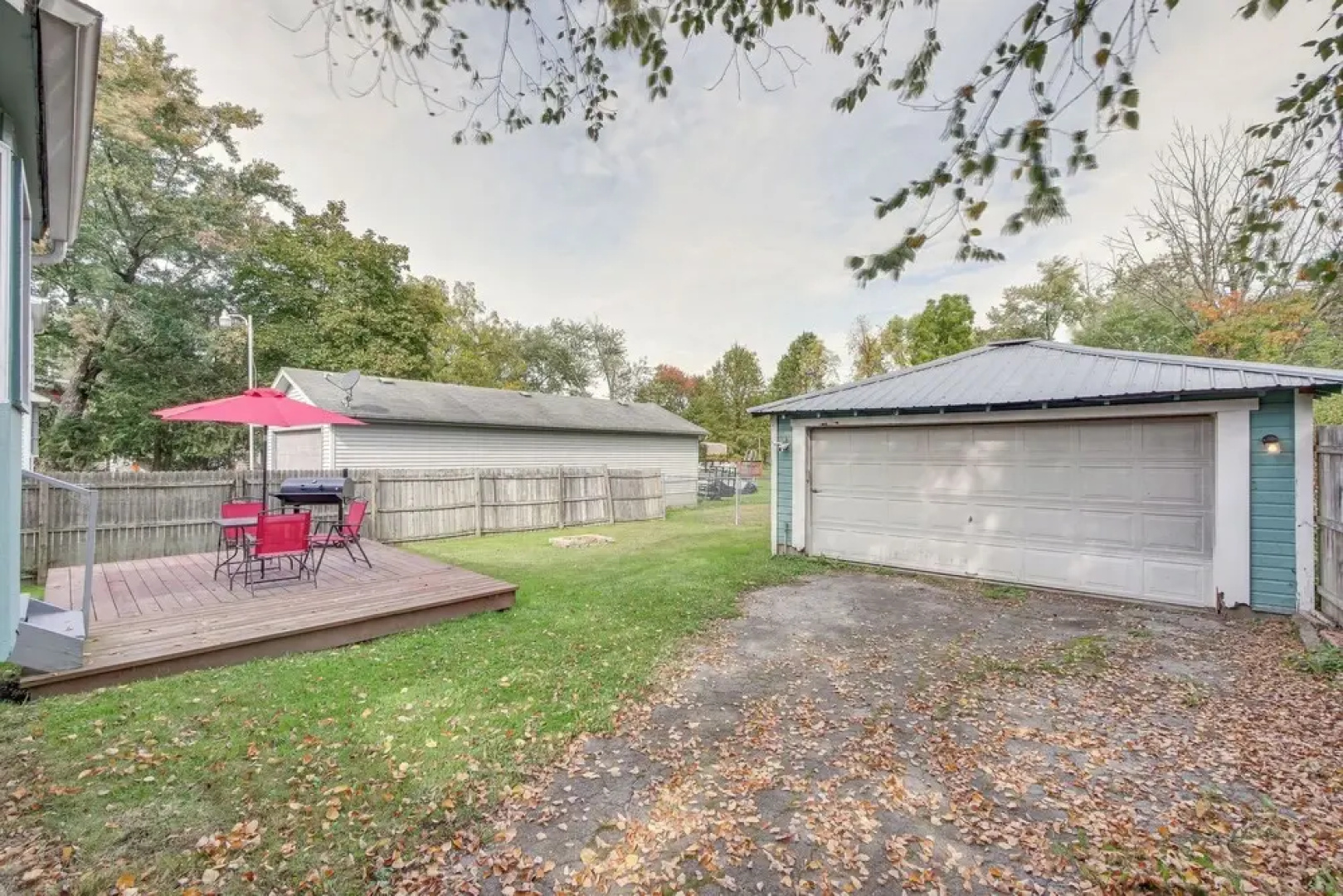 Welcoming Home in Youngstown w/ Private Backyard!