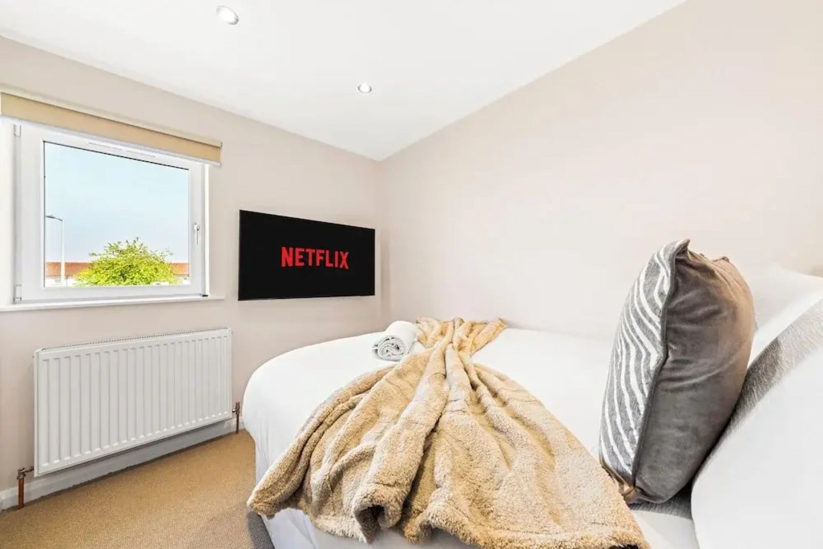 Modern 3Bed Home Next To Glasgow Airport