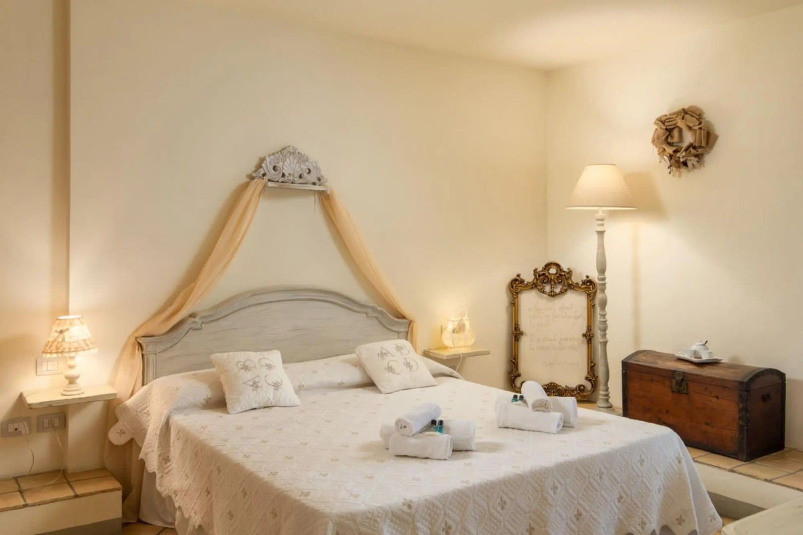 Beautiful villa immersed in the Tuscan countryside with private swimming pool and sauna-Villa L' Elsa