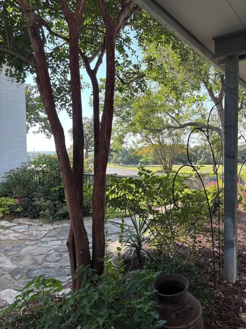 The Old Liberty Schoolhouse B&B