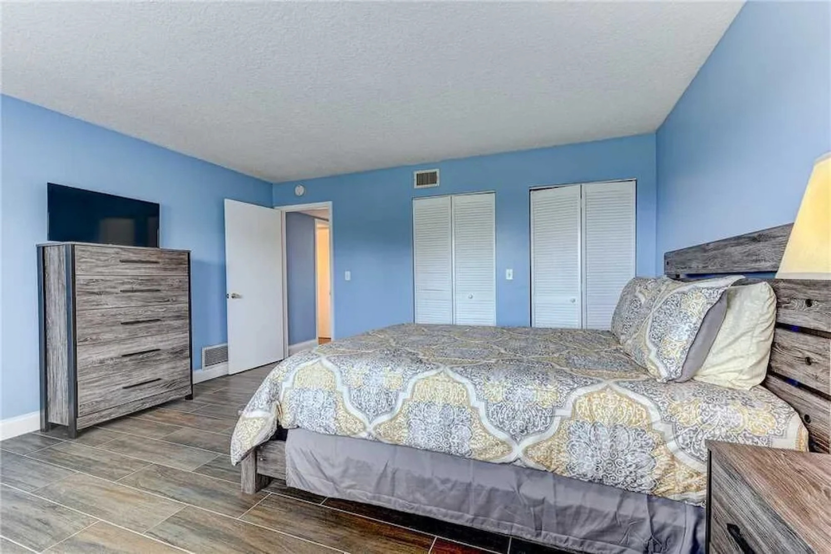 Island Retreat Lower A, Beach Front, 2 Bedrooms, Sleeps 6