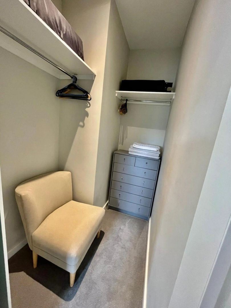 PRIVATE GATED BRAND NEW, FULLY RENOVATED HOUSE 3 BEDS SLEEPS FIVE Free PARKING