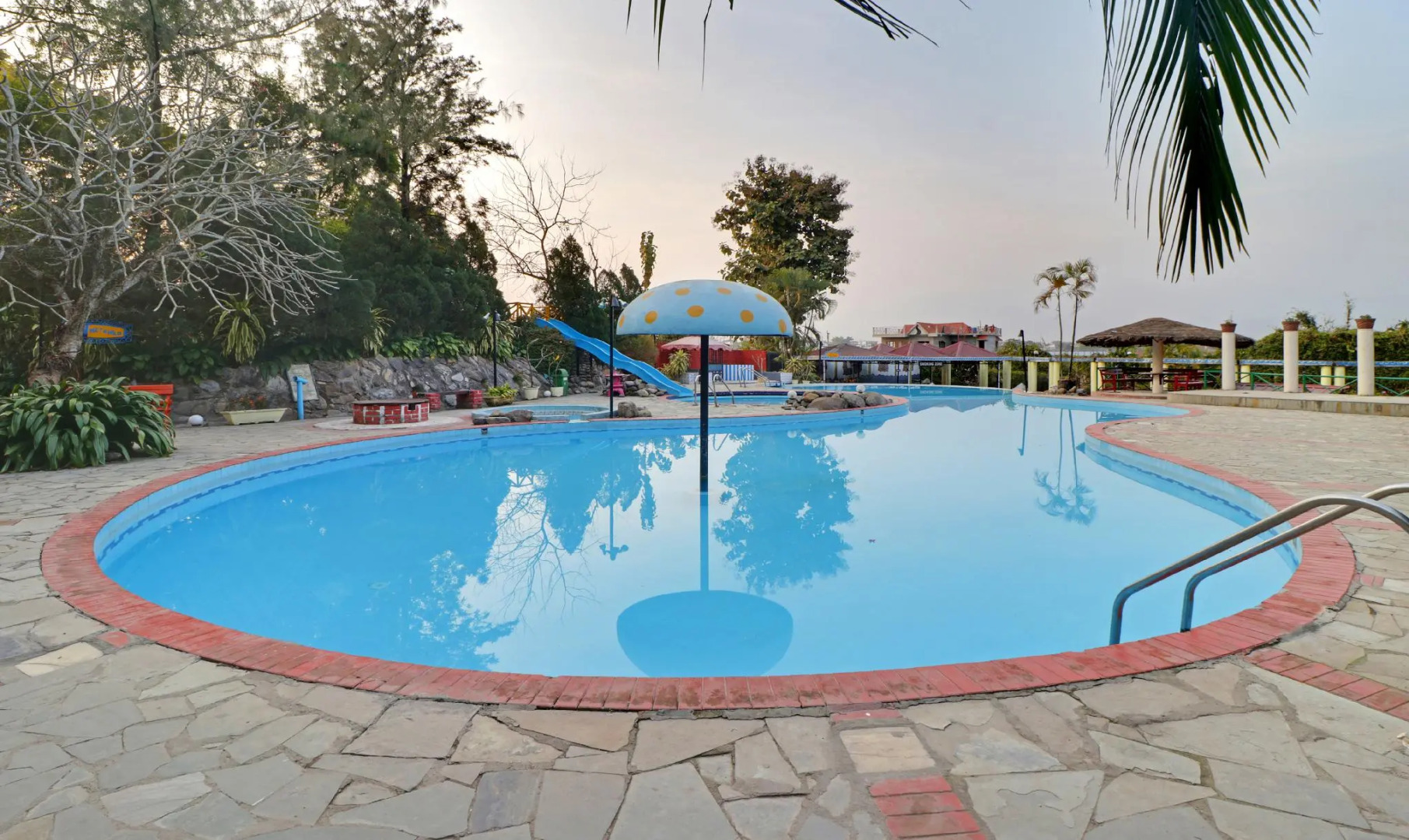 Treebo Premium Blue Mountain Country Club And Resort