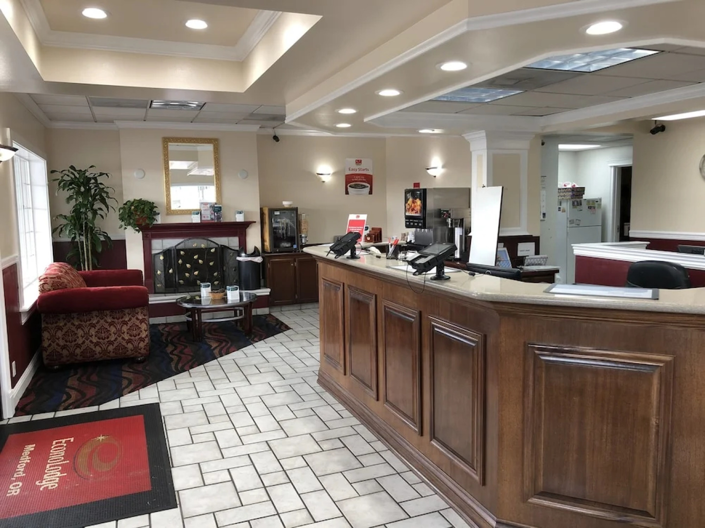 Econo Lodge Inn & Suites Central