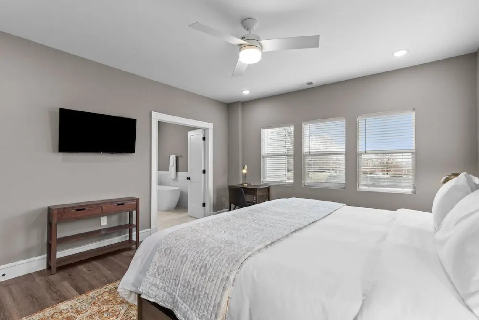 Uptown Elegant Escape | JZ Vacation Rentals