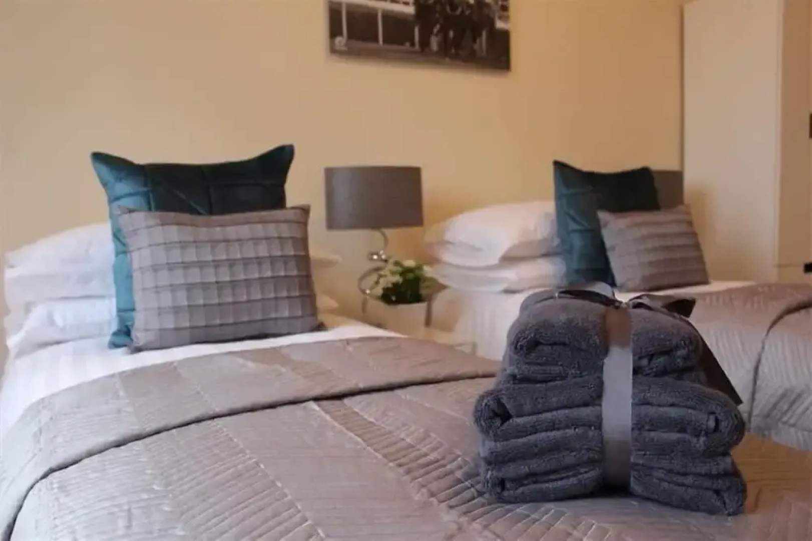 The Maelor - Berwyn House - Central Wrexham - Sleeps Up To 6