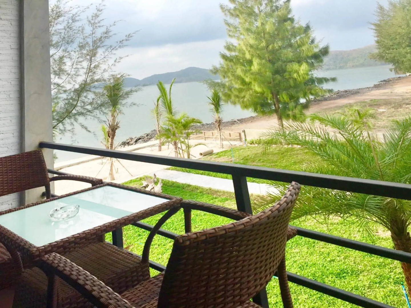 Windy Sea View Resort